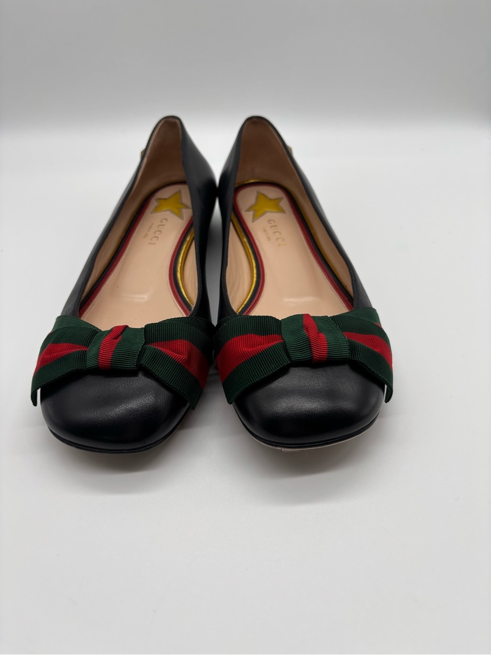 Gucci Black Leather Ballet Flats with Green and Red Ribbon Bow - Picture 2 of 9